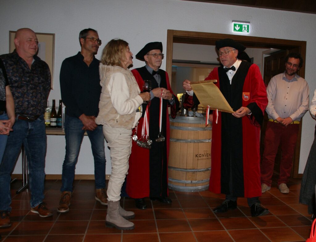 Aufnahmezeremonie beim Neujahrsempfang der Weinbruderschaft